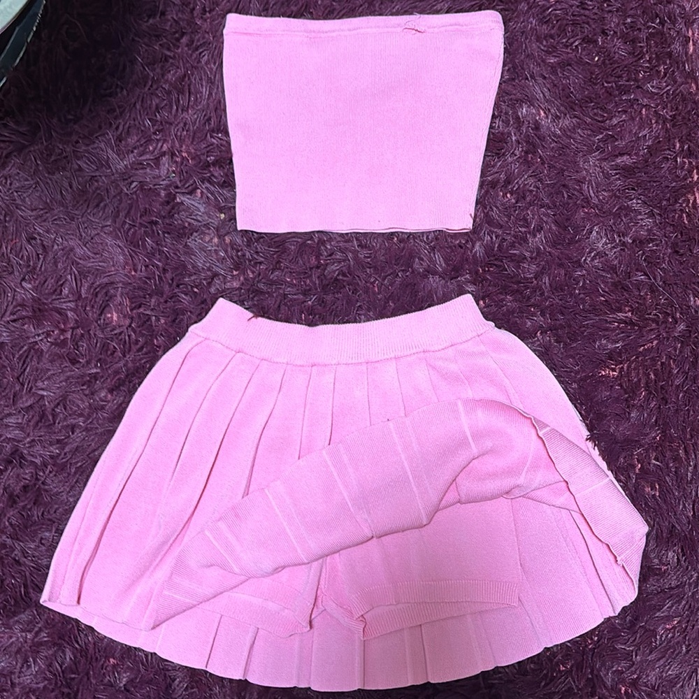 Squirt set small  but  really M/l I’m a large and it fit very stretchy